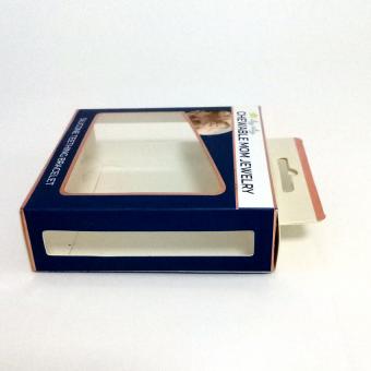 High-End-Logo-Druck Flachboden-Geschenkbox aus kosmetischem Verpackungspapier mit klarem PVC-Fenster